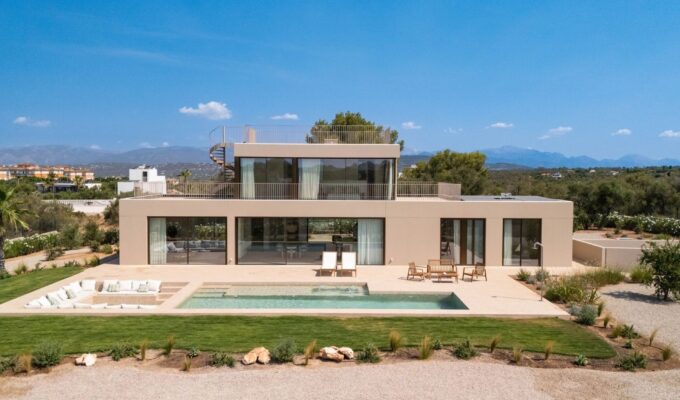 Five-bedroom contemporary villa with sweeping coastal views for sale in son gual