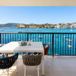 Frontline four-bedroom renovated coastal apartment for sale in santa ponsa