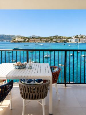 Frontline four-bedroom renovated coastal apartment for sale in santa ponsa