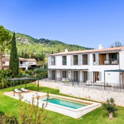 Modern country house for sale with striking mountain vistas in calvià