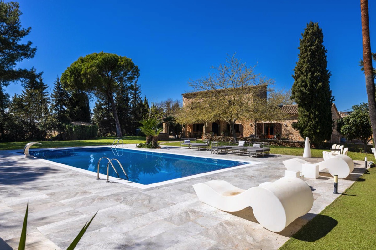 Historic vineyard estate and country house for sale in Binissalem