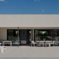 Contemporary single-storey villa for sale near santa maría del camí