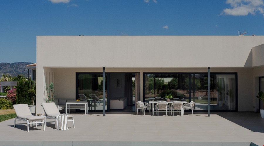 Contemporary single-storey villa for sale near santa maría del camí