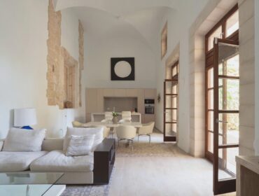 Historical sanctuary with vaulted ceilings and private terrace in palma