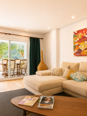 Elegant golf-side retreat with private roof terrace for sale in bendinat