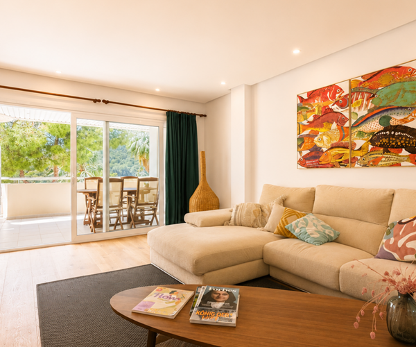 Elegant golf-side retreat with private roof terrace for sale in bendinat