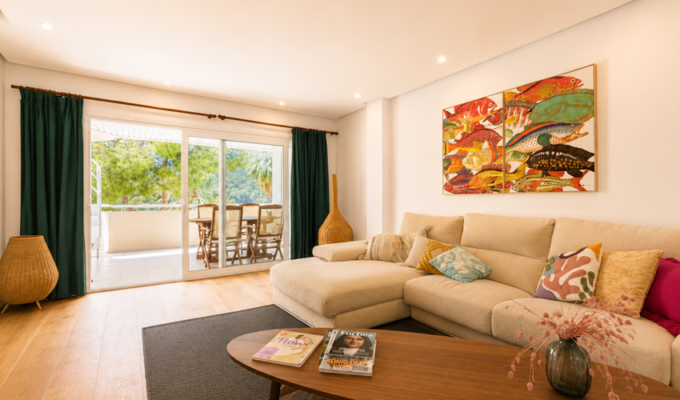 Elegant golf-side retreat with private roof terrace for sale in bendinat