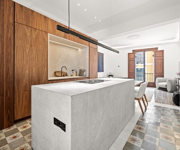 Elegant renovated heritage apartment with soaring ceilings in palma