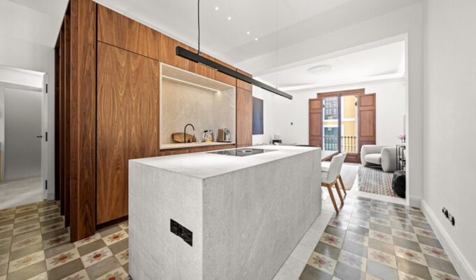 Elegant renovated heritage apartment with soaring ceilings in palma