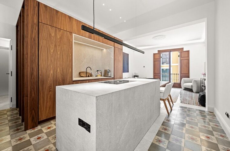 Elegant renovated heritage apartment with soaring ceilings in palma