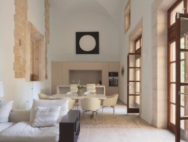 Historical sanctuary with vaulted ceilings and private terrace in palma