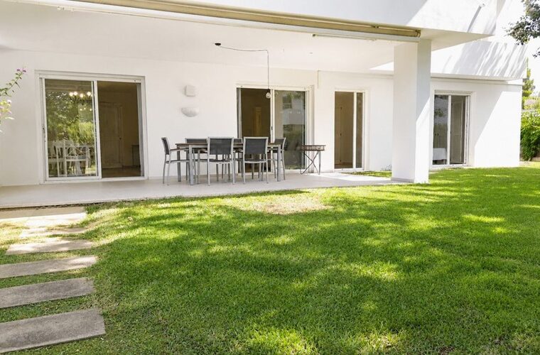 Spacious ground floor apartment with private garden and pool access for sale in pollensa