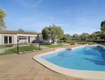 Mediterranean country house with expansive gardens for sale in calvià