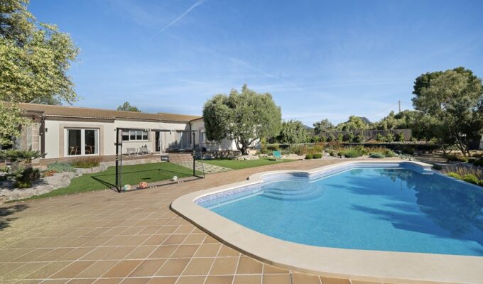 Mediterranean country house with expansive gardens for sale in calvià