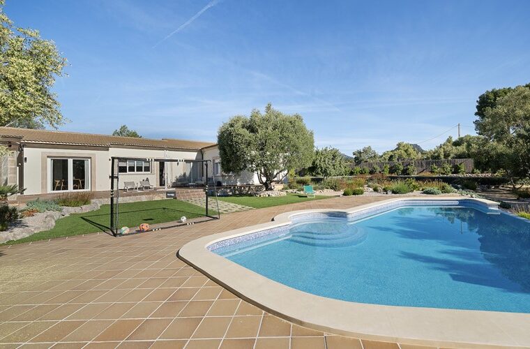 Mediterranean country house with expansive gardens for sale in calvià