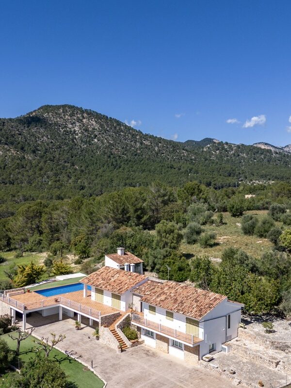Eight-bedroom country estate with spectacular coastal views for sale in santa maría del camí