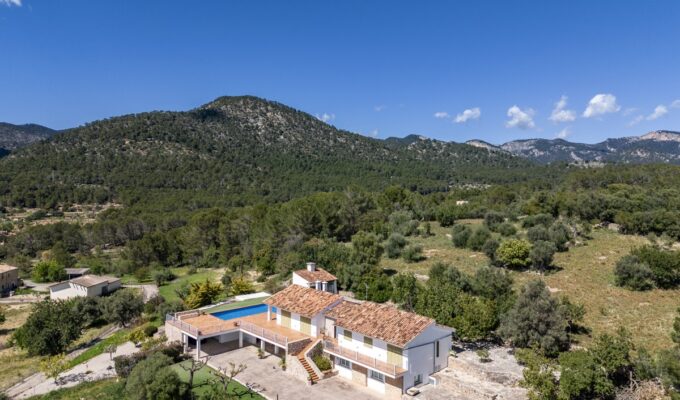 Eight-bedroom country estate with spectacular coastal views for sale in santa maría del camí