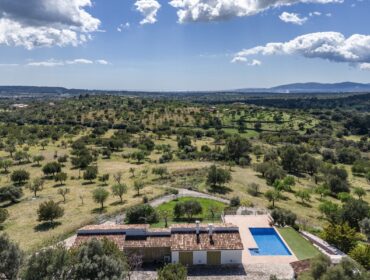 Eight-bedroom country estate with spectacular coastal views for sale in santa maría del camí