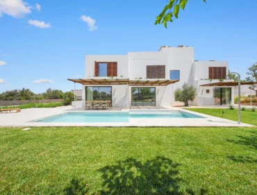 Architectural designer villa with panoramic roof terrace in son gual