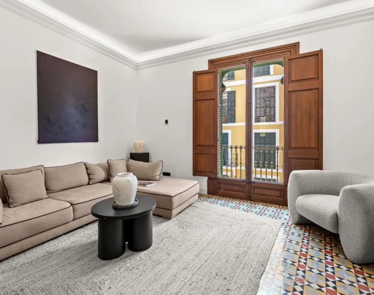Elegant renovated heritage apartment with soaring ceilings in palma
