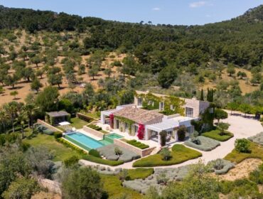 Magnificent mediterranean estate with coastal views for sale in santanyí