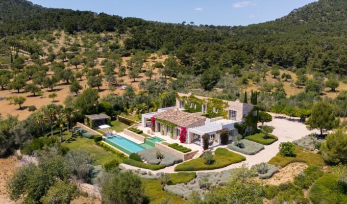 Magnificent mediterranean estate with coastal views for sale in santanyí