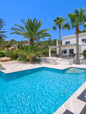 Mediterranean villa with holiday license and sea views in port d'andratx