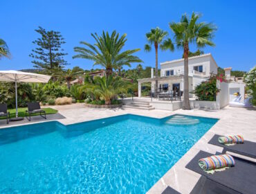 Mediterranean villa with holiday license and sea views in port d'andratx