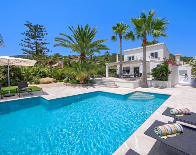 Mediterranean villa with holiday license and sea views in port d'andratx