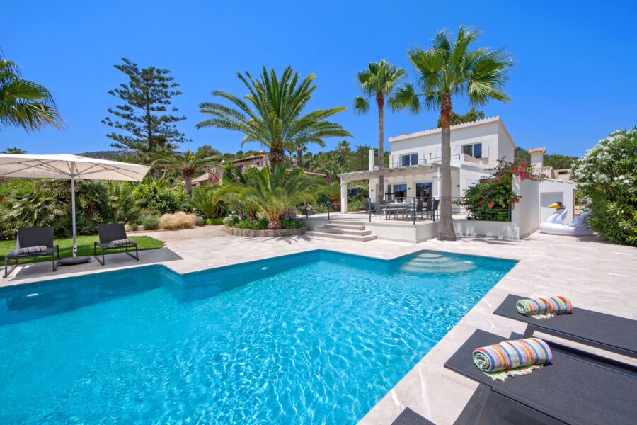 Mediterranean villa with holiday license and sea views in port d'andratx