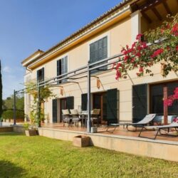Five-bedroom mediterranean retreat with private pool and guest house for sale in calvià