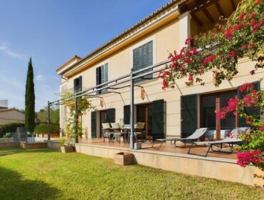 Five-bedroom mediterranean retreat with private pool and guest house for sale in calvià