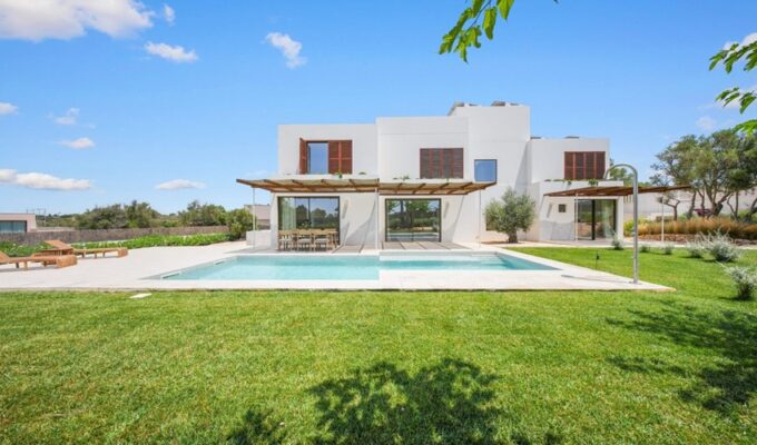 Architectural designer villa with panoramic roof terrace in palma
