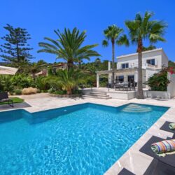 Mediterranean villa with holiday license and sea views in port d’andratx