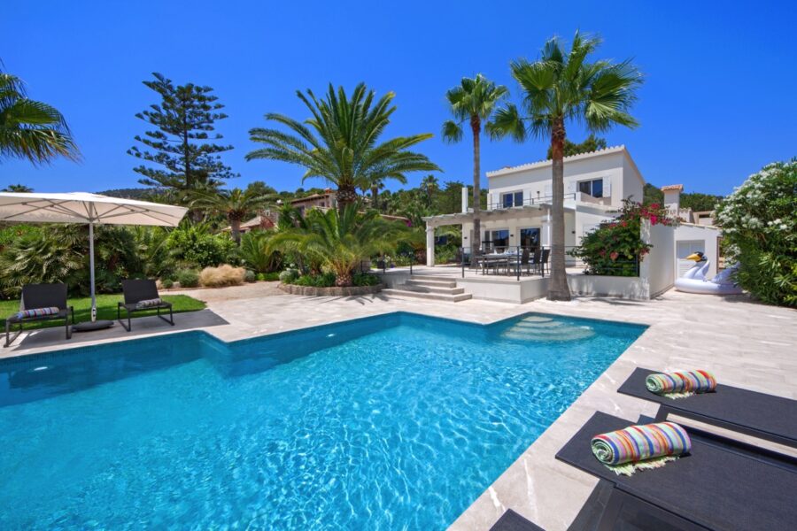 Mediterranean villa with holiday license and sea views in port d’andratx