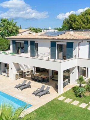 Five-bedroom contemporary designer villa with sea views in santa ponsa