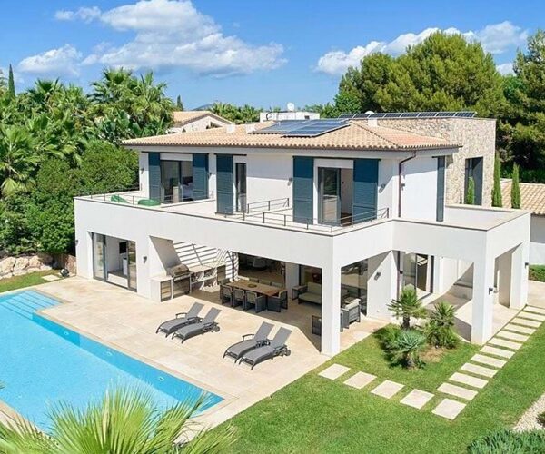 Five-bedroom contemporary designer villa with sea views in santa ponsa