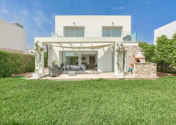 Modern three-bedroom coastal villa with sun-drenched terraces for sale near llucmajor