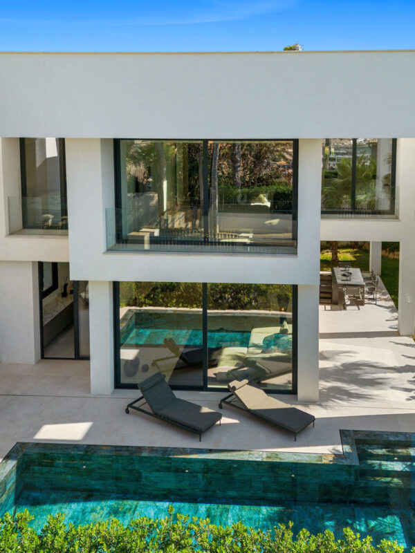 Sophisticated modern villa with harbour vistas for sale in port adriano