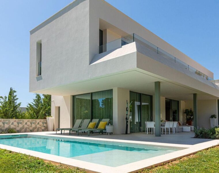 Contemporary architectural villa with wellness spaces for sale in santa ponsa
