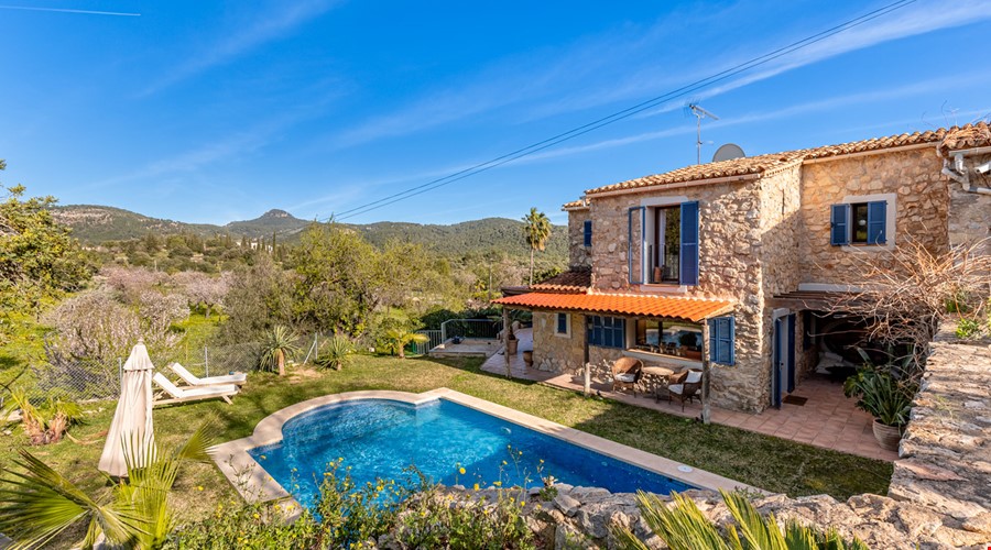Authentic stone-built country house with private pool for sale in Capdellà