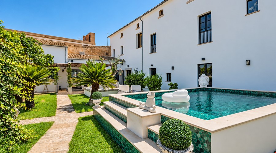 Historic manor with private ballroom and wellness spa for sale in Sencelles