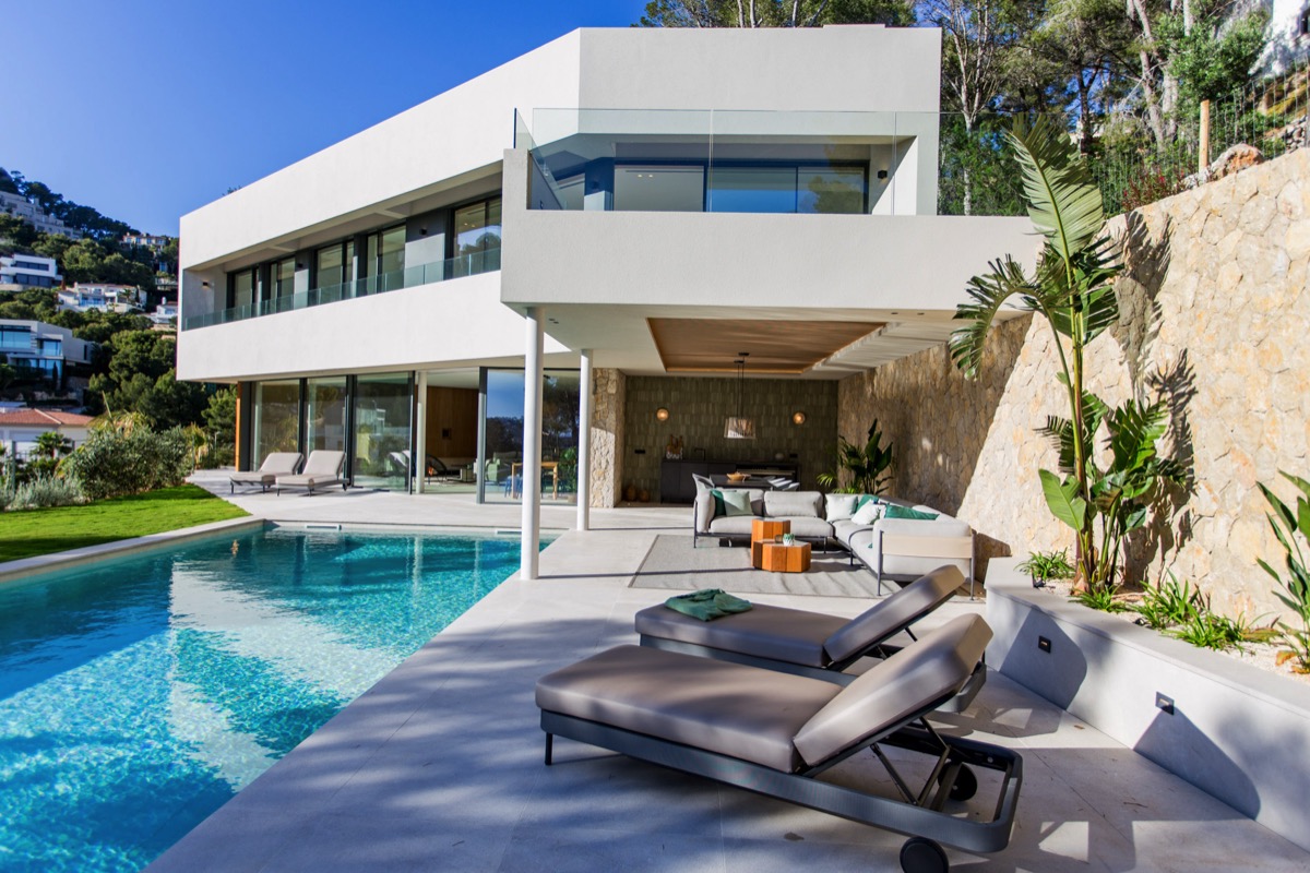 Sophisticated five-bedroom contemporary villa for sale in Port d’Andratx