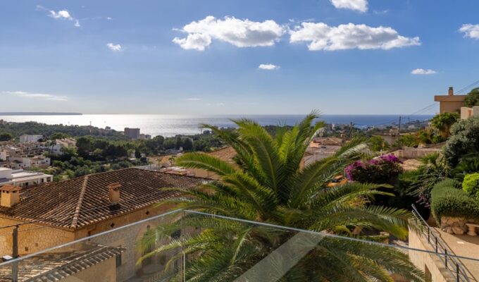 Contemporary sea-view townhouse with private roof terrace for sale in genova