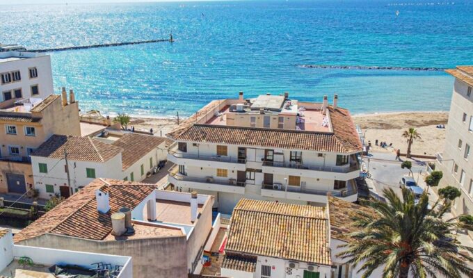 Expansive multi-level villa with sea views and investment potential for sale in ciudad jardin