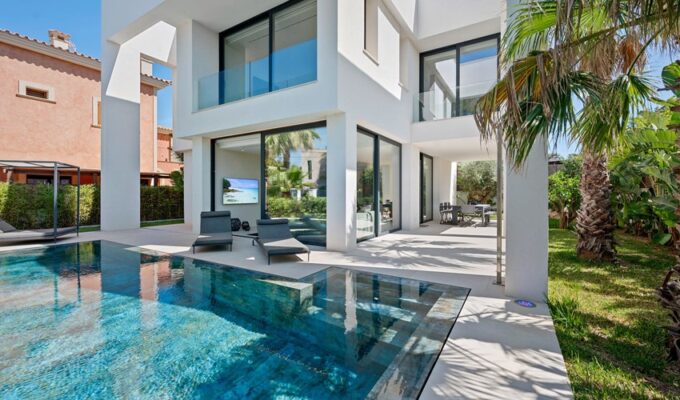 Sophisticated modern villa with harbour vistas for sale in port adriano