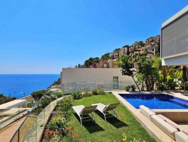Exquisite contemporary villa with premium interiors and private pool in port d'andratx