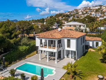 Stately mediterranean villa with private south-facing pool in santa ponsa