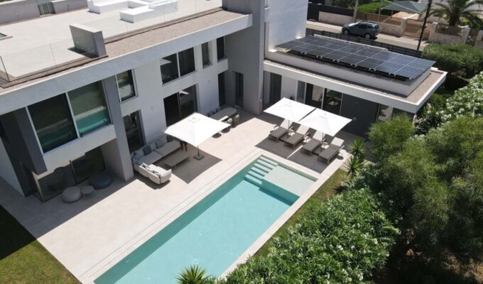 Spacious contemporary villa with private pool and mature gardens for sale in santa ponsa