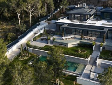 Contemporary six-bedroom architectural masterpiece villa for sale in santa ponsa